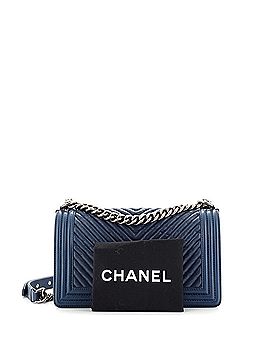 Chanel Boy Flap Bag Chevron Lambskin Old Medium (view 2)