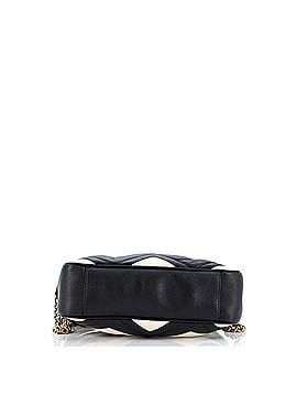 Gucci GG Marmont Shoulder Bag Matelasse Leather Medium (view 2)