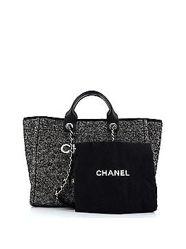 Chanel Deauville Tote Wool Large (view 2)