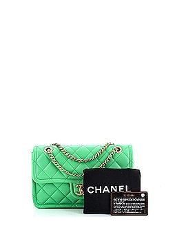 Chanel Sweet Classic Flap Bag Quilted Caviar Medium (view 2)