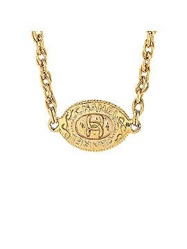 Chanel Vintage CC Crest Oval Pendant Necklace Metal (view 1)