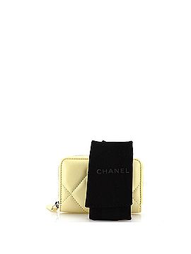 Chanel 19 Zip Coin Purse Quilted Leather (view 2)