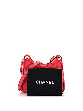 Chanel Wavy CC Hobo Quilted Caviar Small (view 2)