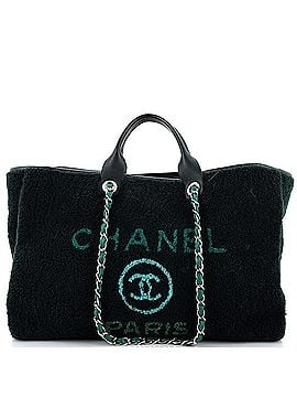 Chanel Deauville Tote Shearling Large (view 1)