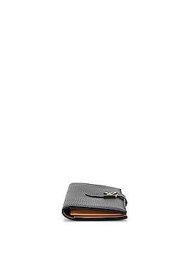 Louis Vuitton Capucines Wallet Leather Vertical (view 2)