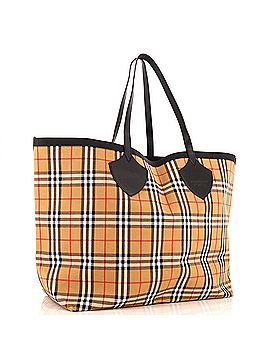 Burberry Reversible Giant Tote Vintage Check Canvas XL (view 2)
