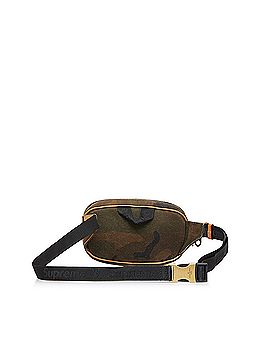 Louis Vuitton x Supreme Camouflage Belt Bag PM (view 2)