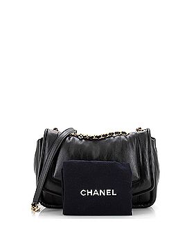 Chanel Vintage Puffy Flap Bag Lambskin Medium (view 2)