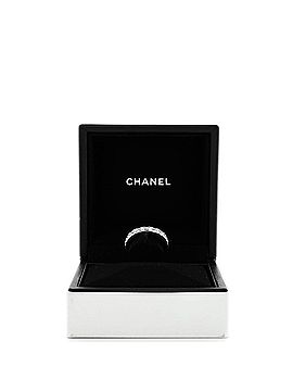 Chanel Coco Crush Ring 18K White Gold and Diamonds Mini (view 2)