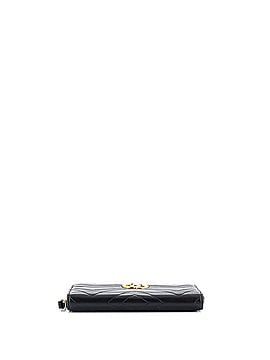 Gucci GG Marmont Zip Around Wallet Matelasse Leather (view 2)