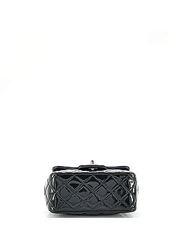 Chanel Square Classic Single Flap Bag Quilted Caviar Mini (view 2)