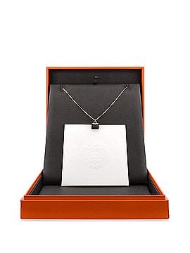 Hermès Kelly Amulette Pendant Necklace 18K Rose Gold with Black Jade (view 2)