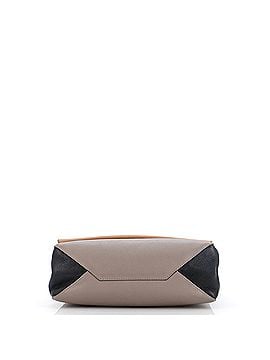 Louis Vuitton Lockme II Handbag Leather (view 2)