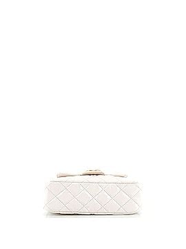 Chanel Wavy CC Hobo Quilted Crumpled Calfskin Small (view 2)