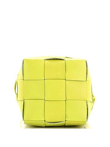 Bottega Veneta Cassette Bucket Bag Maxi Intrecciato Leather Small (view 2)