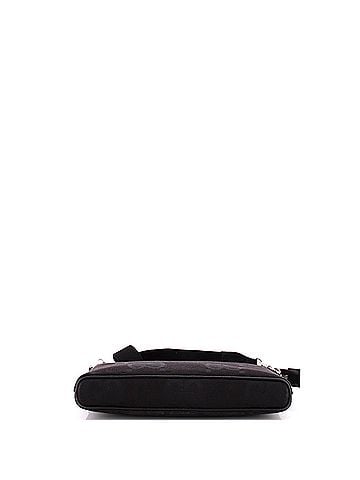 Gucci Zip Messenger Bag Jumbo GG Canvas (view 2)