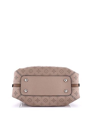Louis Vuitton Asteria Handbag Mahina Leather (view 2)