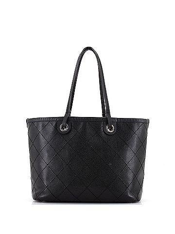 Chanel Fever Tote Quilted Caviar Medium (view 1)