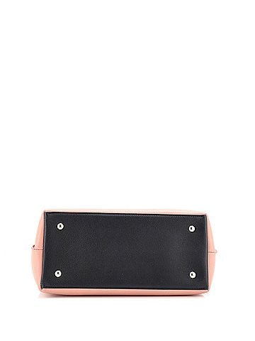 Louis Vuitton Lockme Ever Handbag Leather MM (view 2)