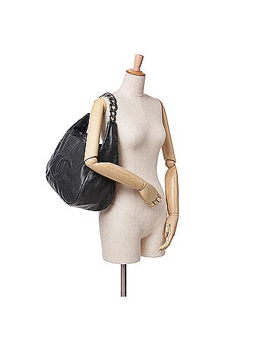 Chanel Caviar 31 Hobo Bag (view 2)