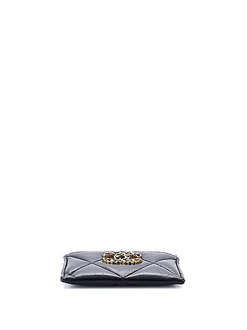 Chanel 19 Card Holder Quilted Leather (view 2)