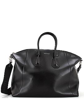 Givenchy Antigona Sport Bag Leather Small (view 1)