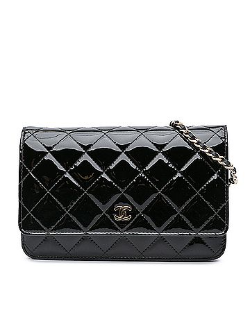 Chanel CC Quilted Patent Wallet On Chain (view 1)