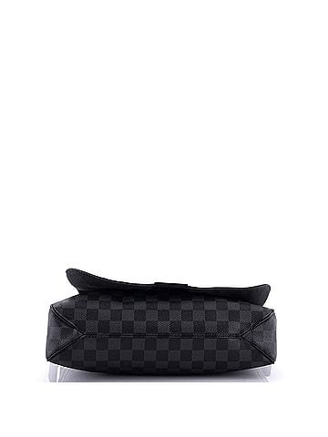 Louis Vuitton District Messenger Bag Damier Graphite MM (view 2)