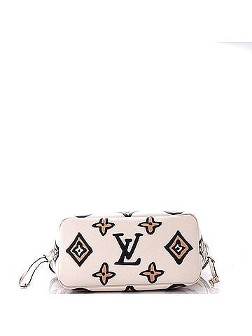 Louis Vuitton Neverfull NM Tote Wild at Heart Monogram Giant MM (view 2)