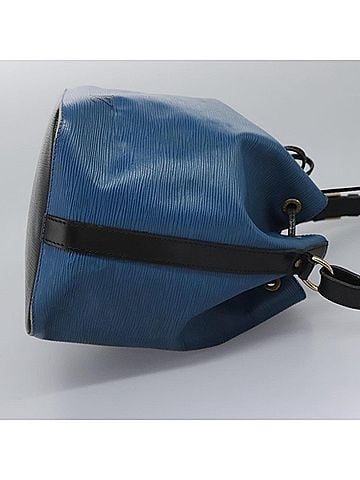 Louis Vuitton Petit Noé Blue Leather Shoulder Bag (view 2)