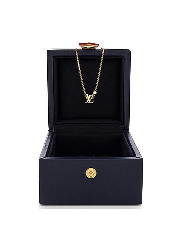 Louis Vuitton Idylle Blossom LV Pendant Necklace 18K Yellow Gold with Diamond (view 2)