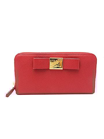 Prada Saffiano Red Color Leather Long Wallet (Bi-Fold) (view 1)