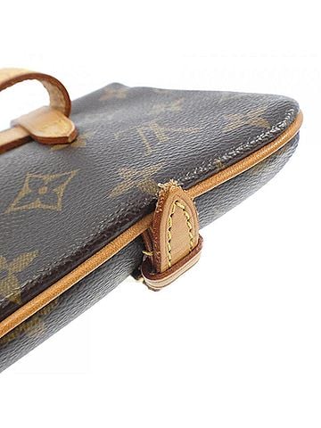 Louis Vuitton Marelle Brown Canvas Clutch Bag (view 2)