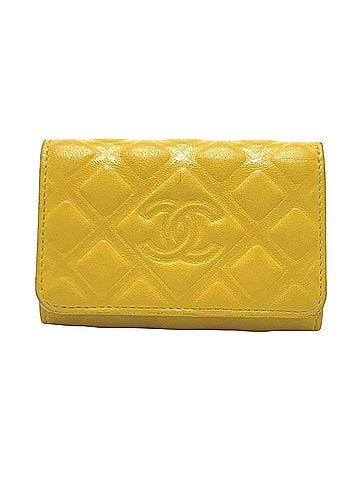Chanel Logo Cc Yellow Leather Wallet (view 1)