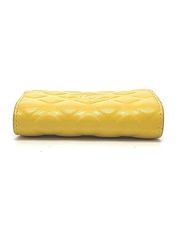 Chanel Logo Cc Yellow Leather Wallet (view 2)