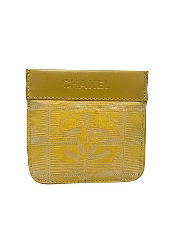 Chanel Logo Cc Yellow Leather Wallet (view 1)