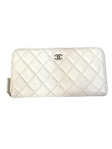 Chanel Matelassé White Leather Wallet (view 1)