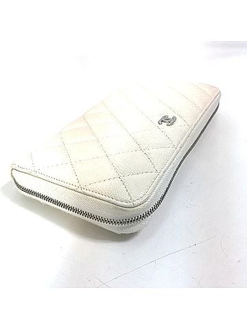 Chanel Matelassé White Leather Wallet (view 2)