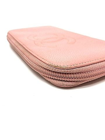 Chanel Logo Cc Pink Leather Wallet (view 2)