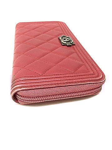 Chanel Boy Pink Leather Wallet (view 2)