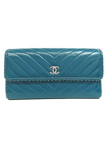 Chanel V-Stich Blue Leather Wallet (view 1)