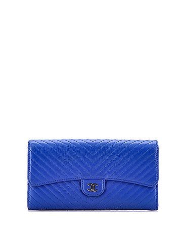 Chanel CC Gusset Classic Flap Wallet Chevron Caviar Long (view 1)
