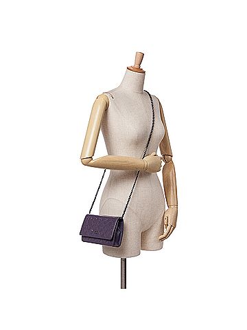 Chanel Classic Patent Wallet On Chain (view 2)