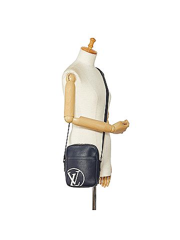Louis Vuitton Taurillon Danube LV Circle  PM (view 2)