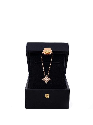 Louis Vuitton Star Blossom Pendant Necklace 18K Rose Gold and Diamonds (view 2)