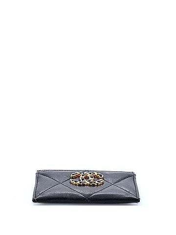 Chanel 19 Card Holder Quilted Leather (view 2)