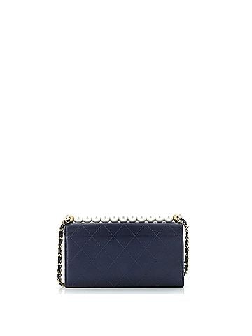 Chanel Chic Pearls Clutch with Chain Quilted Goatskin (view 2)