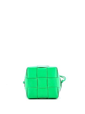 Bottega Veneta Cassette Bucket Bag Maxi Intrecciato Leather Small (view 2)