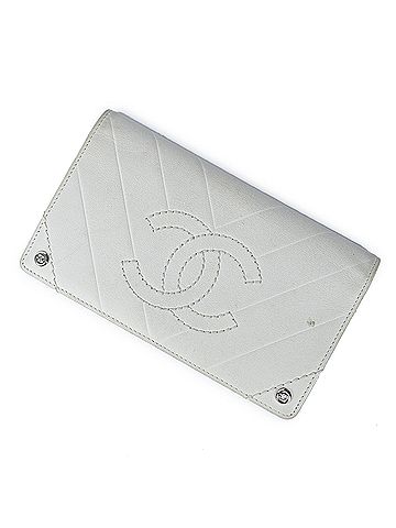 Chanel CC Chevron Bifold Wallet  (view 1)