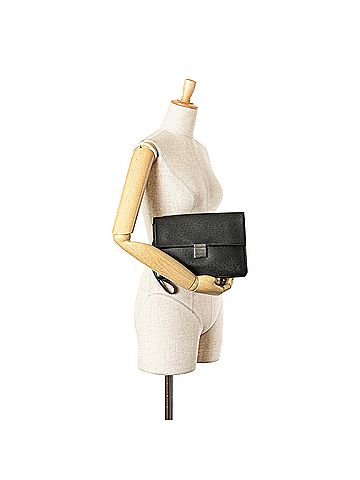 Louis Vuitton Taiga Selenga (view 2)